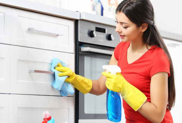 Kitchen-cupboard-cleaner